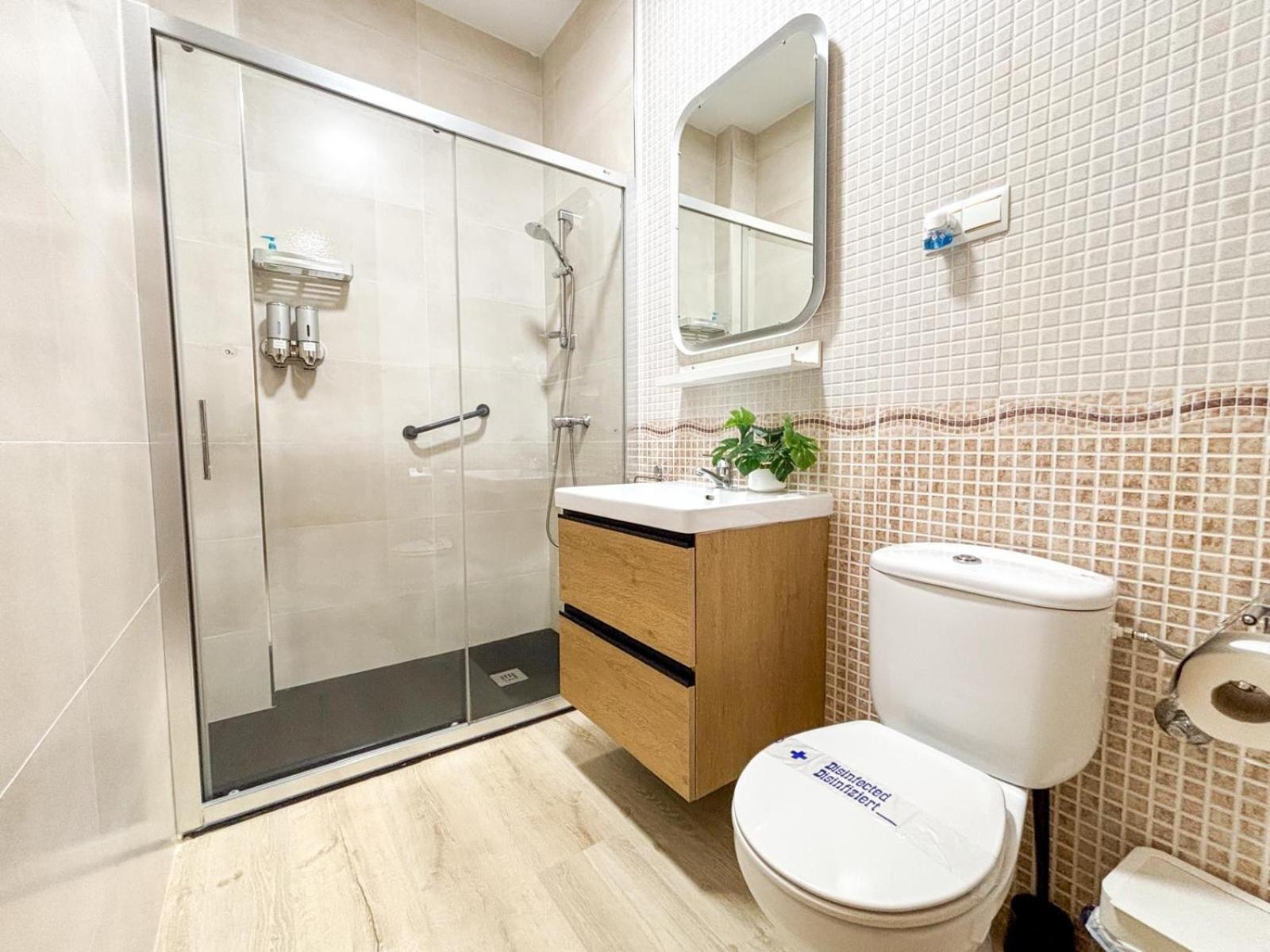 Plz De La Merced Solera Apartment